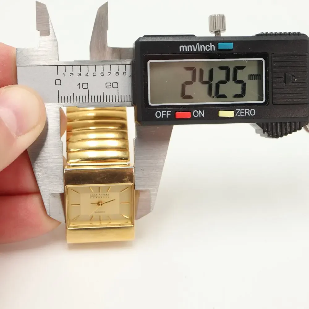 Joan Rivers Classic Womens Gold Tone 25mm Watch Expansion Band w New Battery